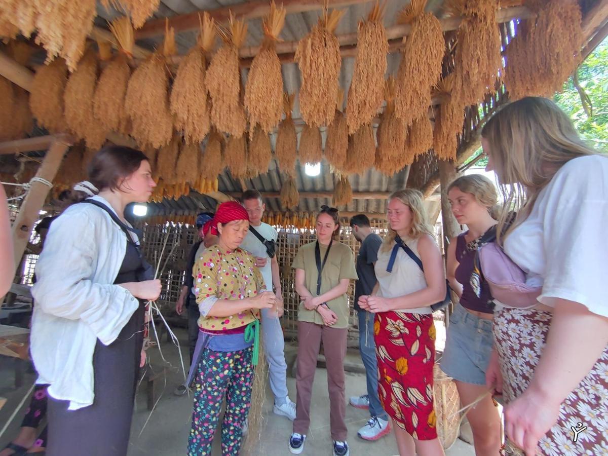Ha Giang Lotus Hostel Motorbikes Tours Екстер'єр фото