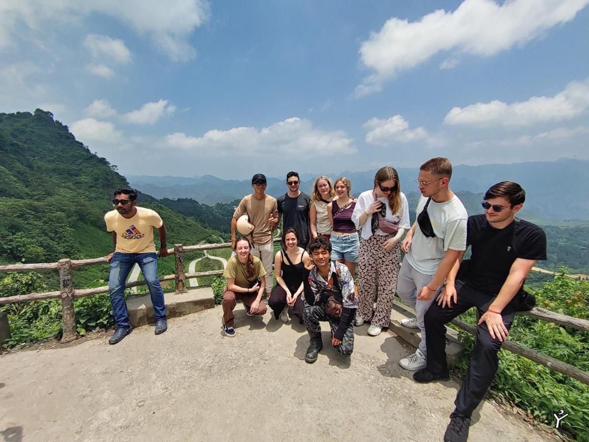 Ha Giang Lotus Hostel Motorbikes Tours Екстер'єр фото