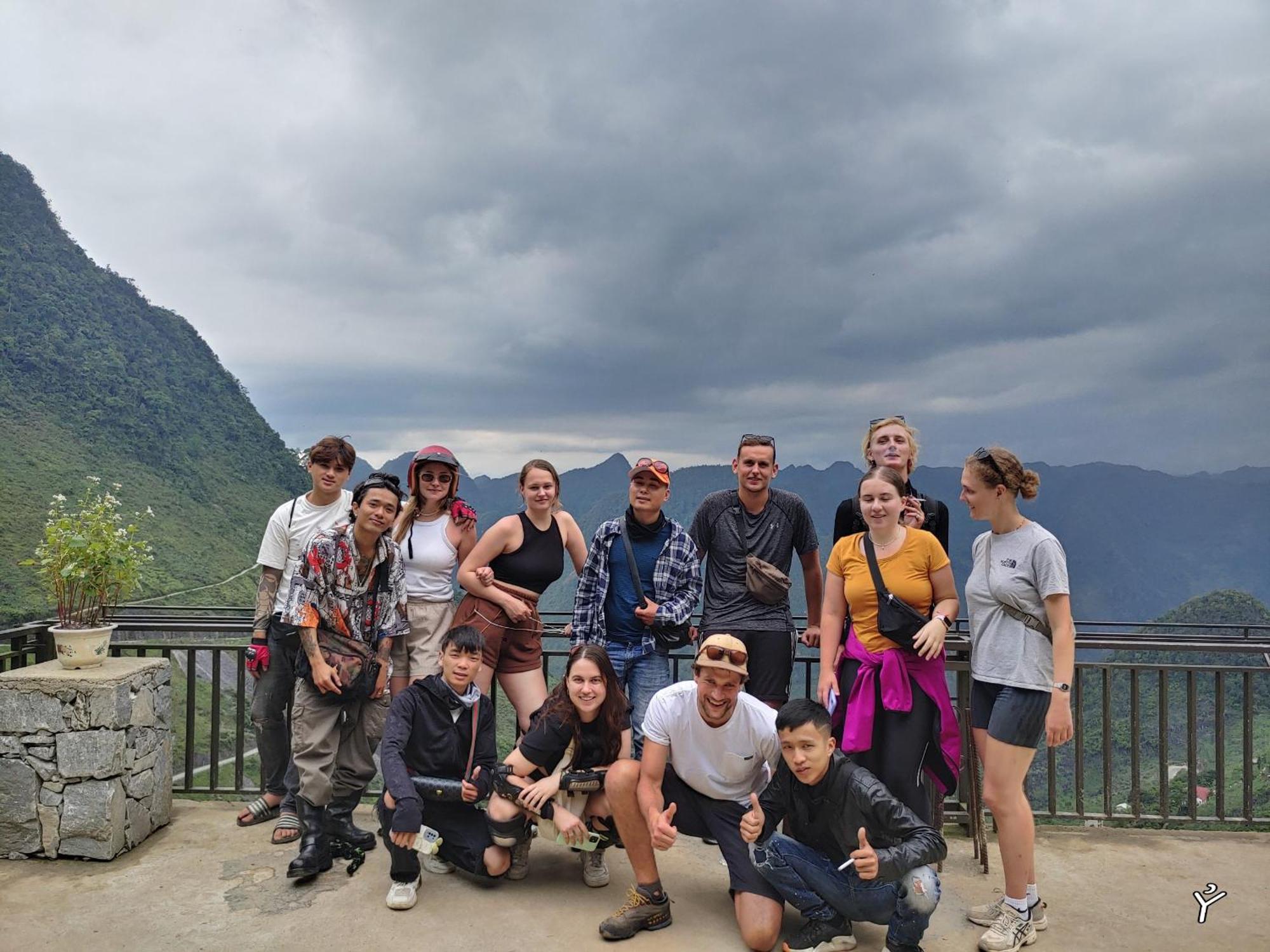 Ha Giang Lotus Hostel Motorbikes Tours Екстер'єр фото