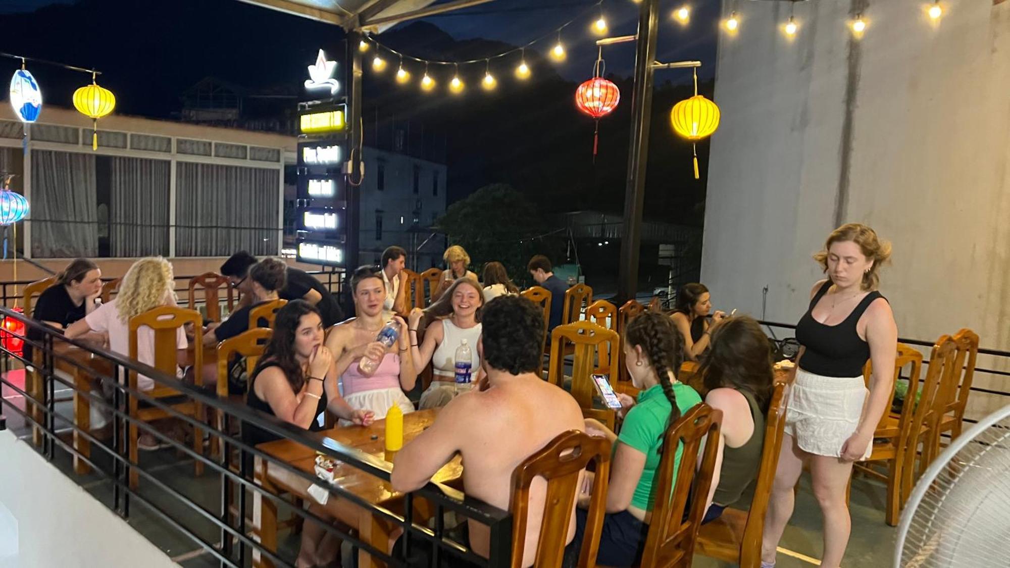 Ha Giang Lotus Hostel Motorbikes Tours Екстер'єр фото