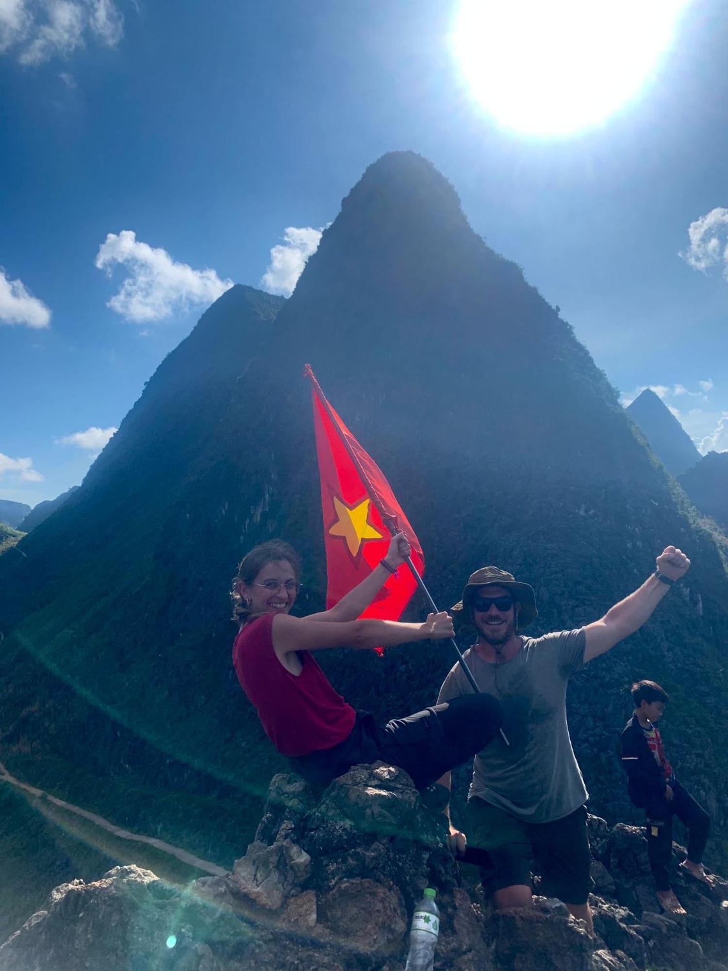 Ha Giang Lotus Hostel Motorbikes Tours Екстер'єр фото