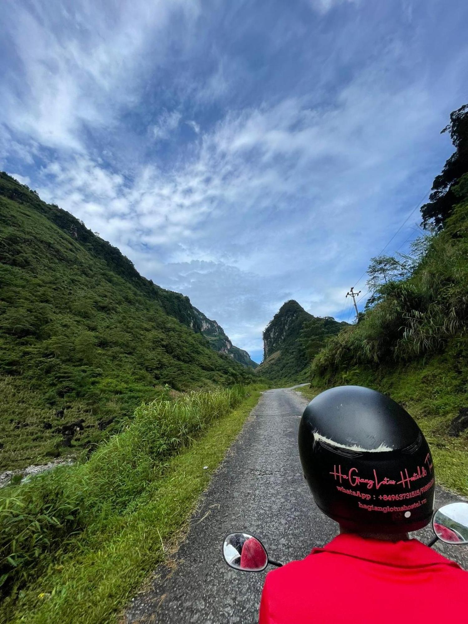 Ha Giang Lotus Hostel Motorbikes Tours Екстер'єр фото